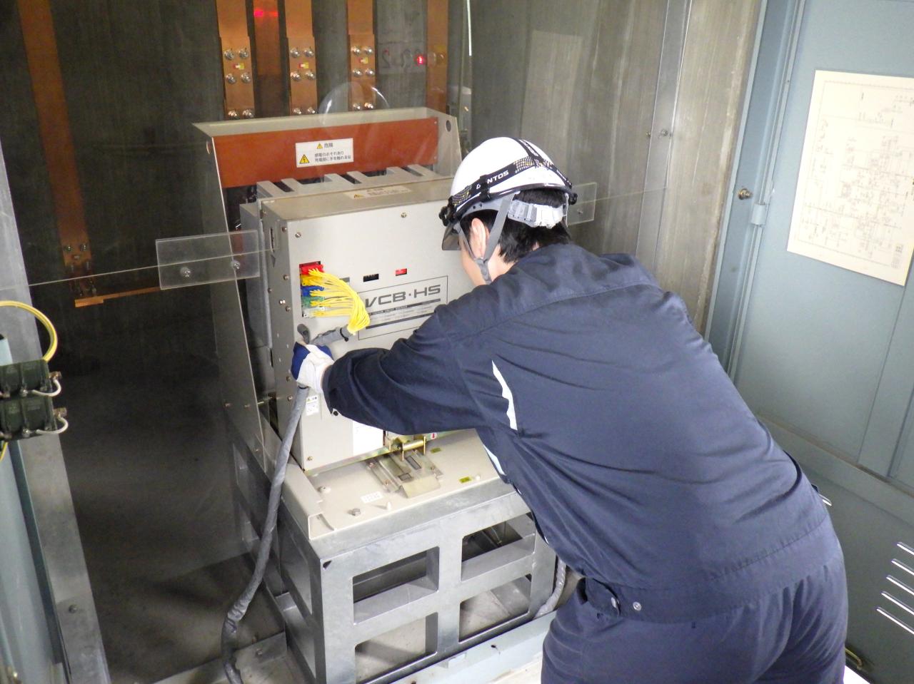 玉川発電事務所_仕事中の写真(3)