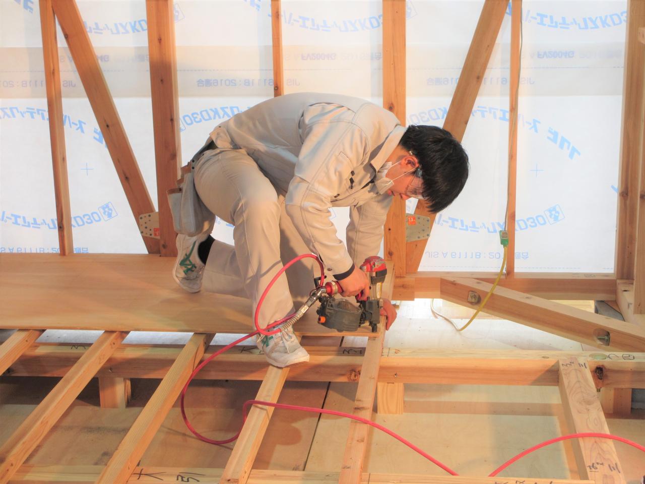 模擬家屋床下地取り付け作業