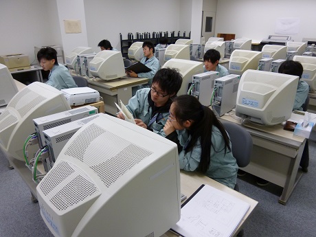 CAD操作実習の様子