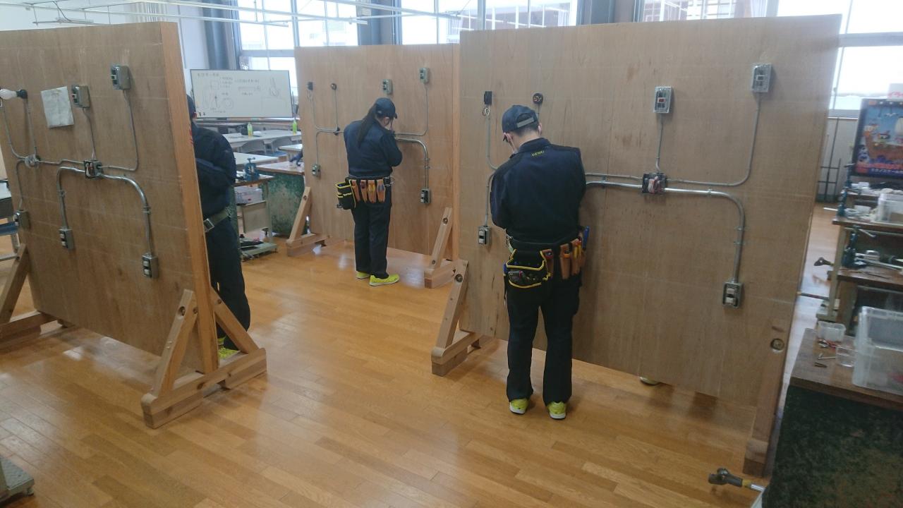 電気工事実習など