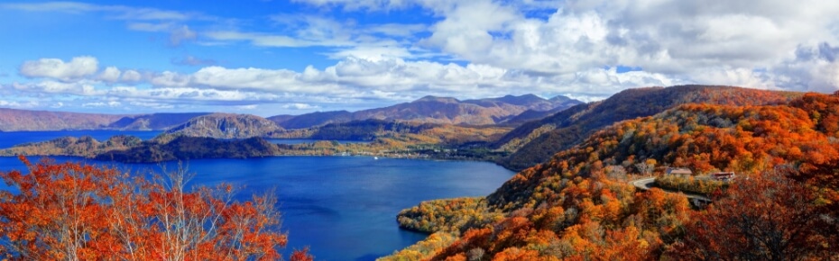錦秋の十和田湖の写真